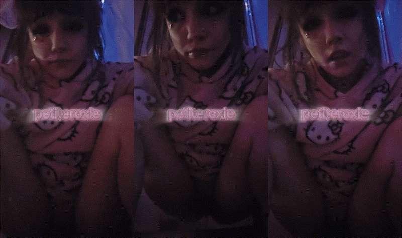 another pee vid 4 u pervs :P &lt;3
#pee #kink #goon