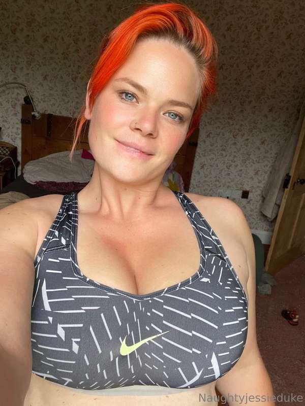 Your phone called… it wants more selfies of me 📱