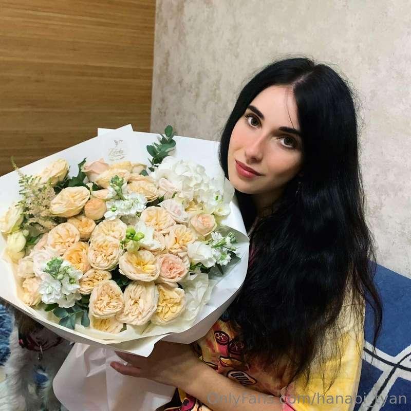 I haven't gotten flowers in a very long time, I dream of a p..