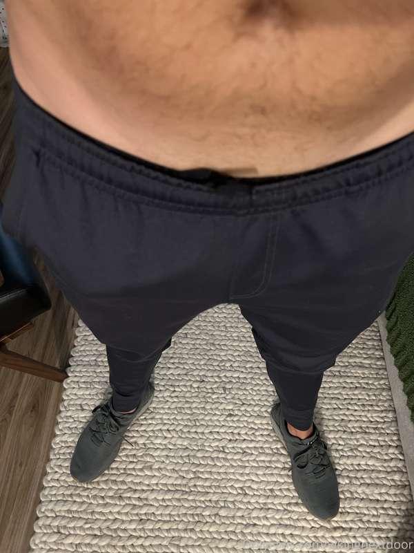 Think anyone at the gym will notice?

https://onlyfans.com/v..