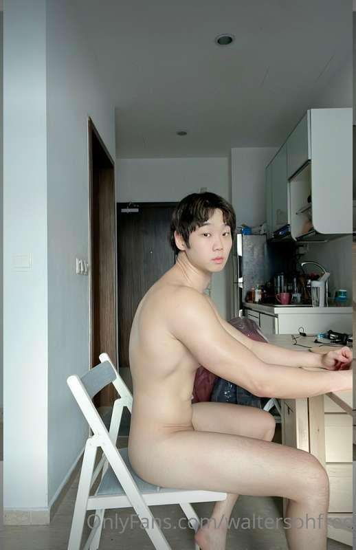 Looking for a housemate 😇