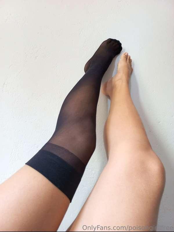 Every tip you get a package of my sexy little feet 👣🤤😈