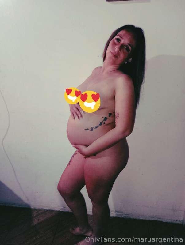 very hot pregnant woman🔥