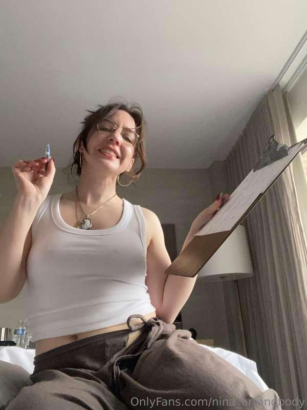 Art nerd alert 🚨 🎨 I own a clipboard exclusively so I can dr..