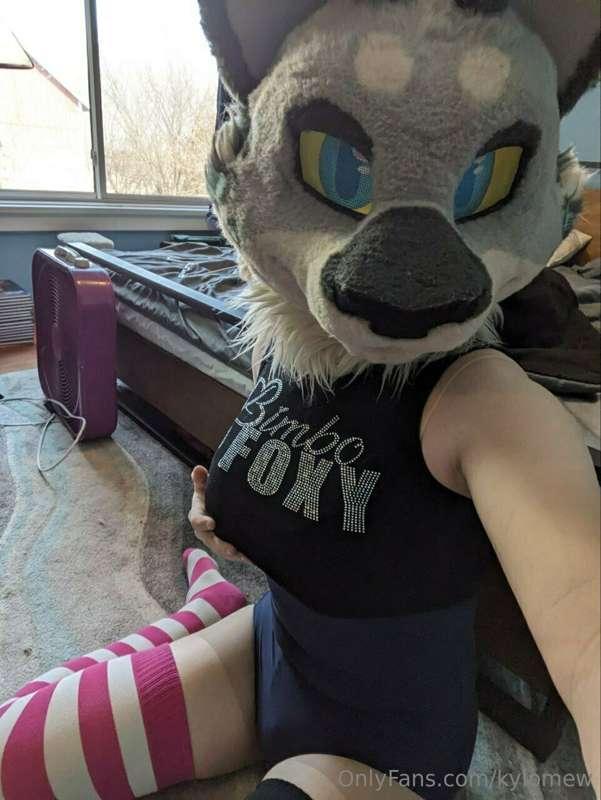 playing with outfits and huff~ I love it ~w~