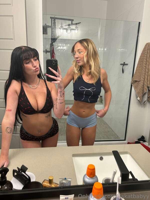 Want a free nude ass pic real quick? 😉All you have do is sho..