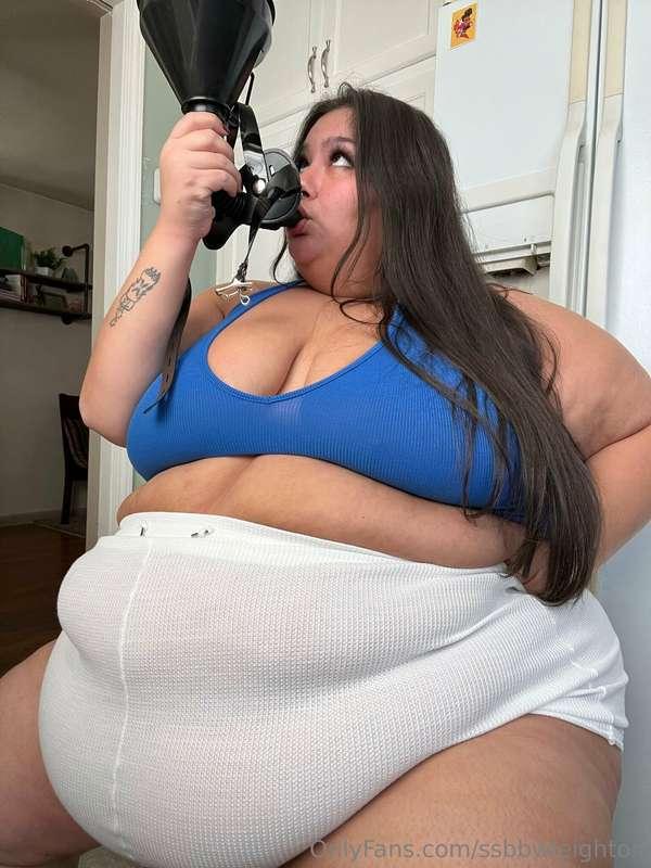 ssbbwleighton image #1