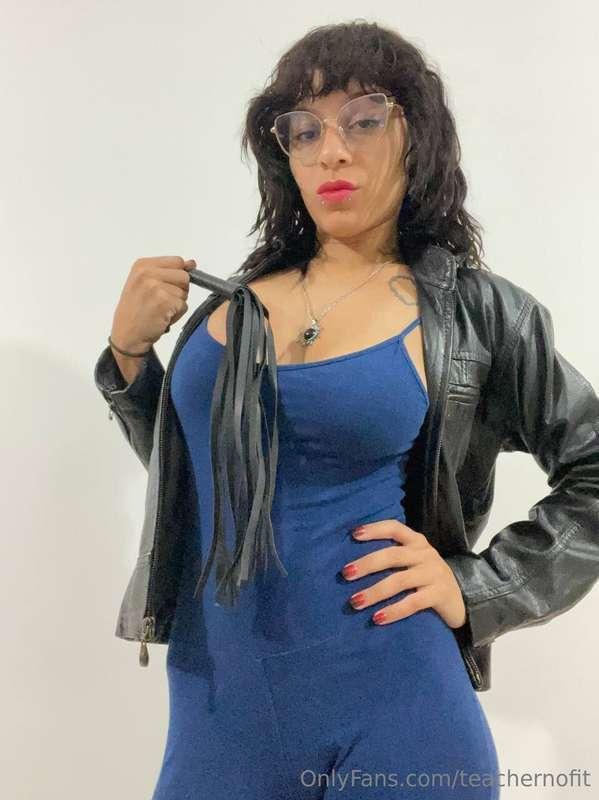 Your gorgeous Mistress @kateruler ⛓️ today will let you choo..