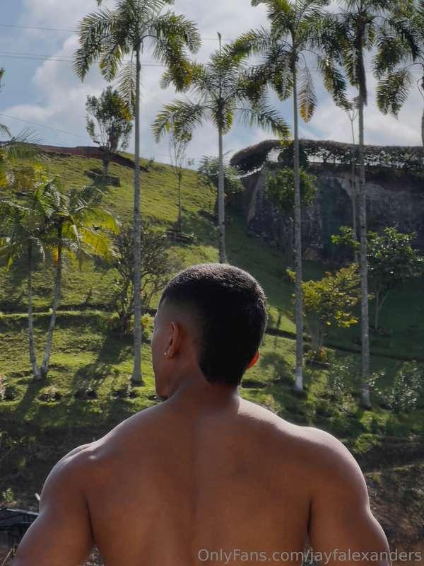 PARADISE🌴Garment by J6StudioI was visiting the areas of Guat..