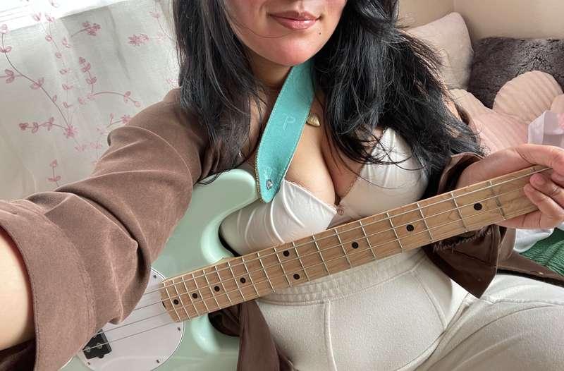 can i play you a bass line? :3