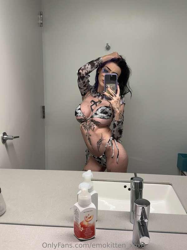 Spoil me and I’ll spoil you better💋