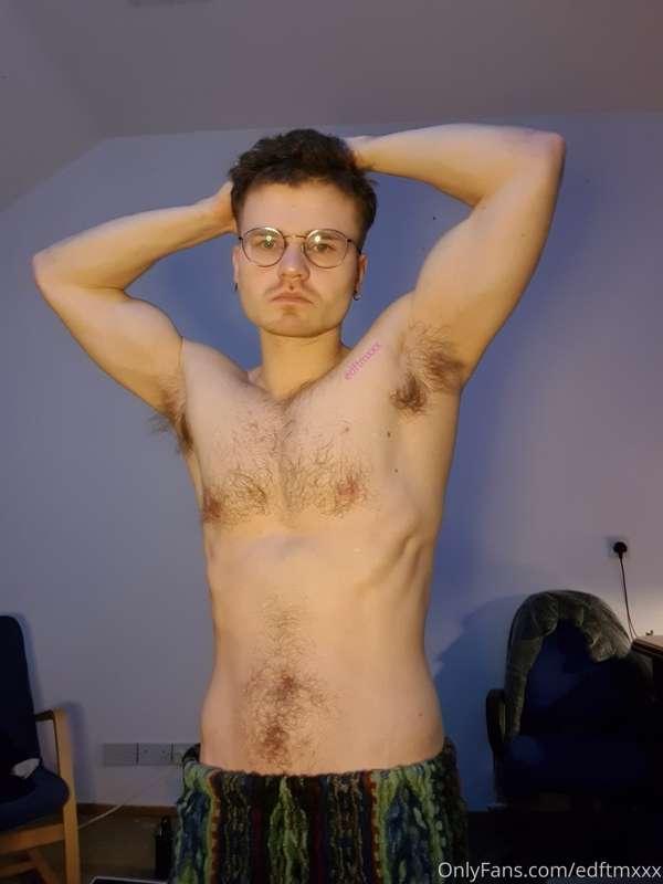 Got a new haircut but I'm keeping my pussy hairy for a while..
