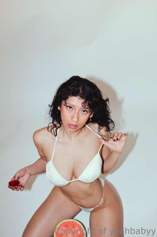 Celebrating 3 years on OF 🍓
For every tip, i’ll send you 3x ..