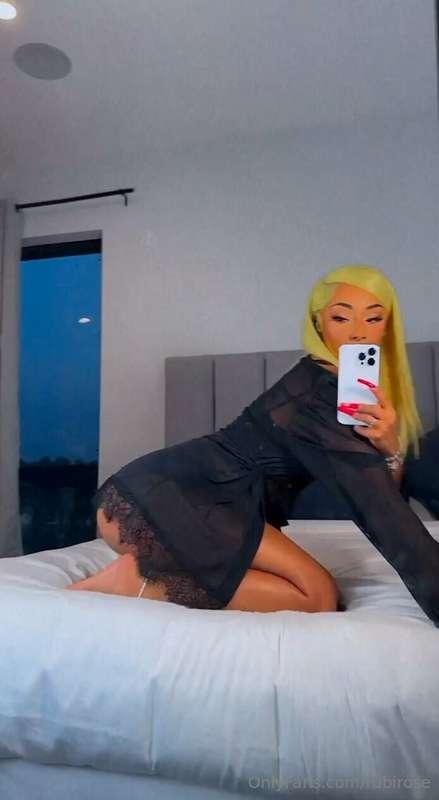 FEELIN HORNY AS HELL RN but my shi is so dry right now and i..