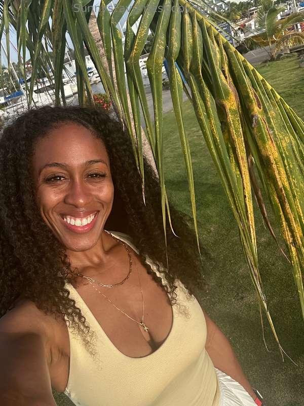 Your favorite Island Girl 🇯🇲🌴