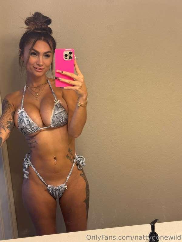 send me a dick pic if you would fuck me raw 😉 