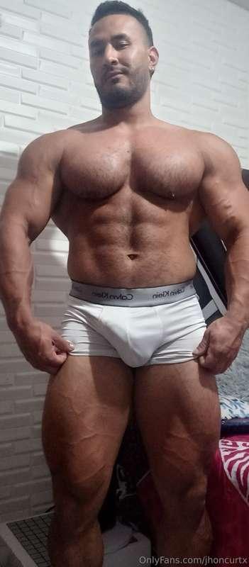 No clothes allowed in my house 👅