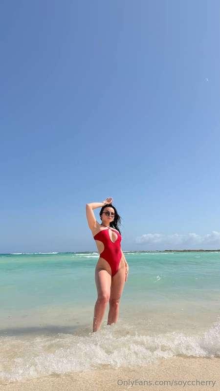 Red definitely makes me look very sexy and hot, in my DM the..
