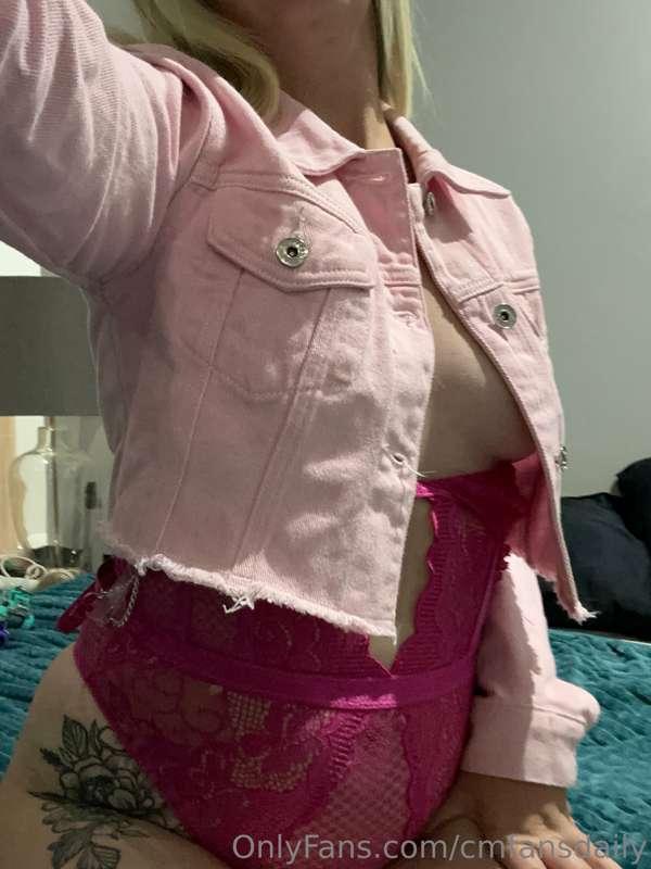 I can’t take off my jacket … It’s really frustrating. Can yo..