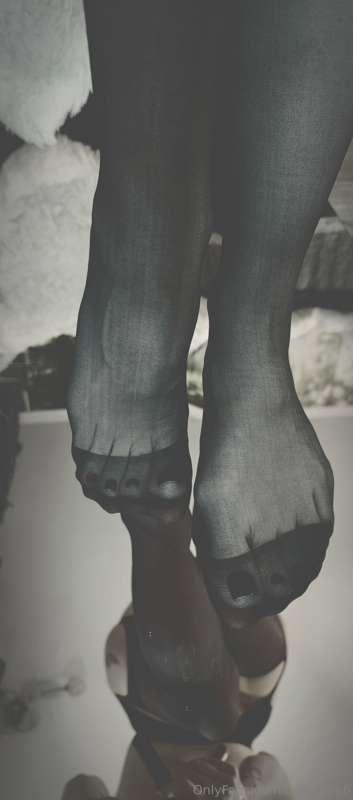 👣👣👣
