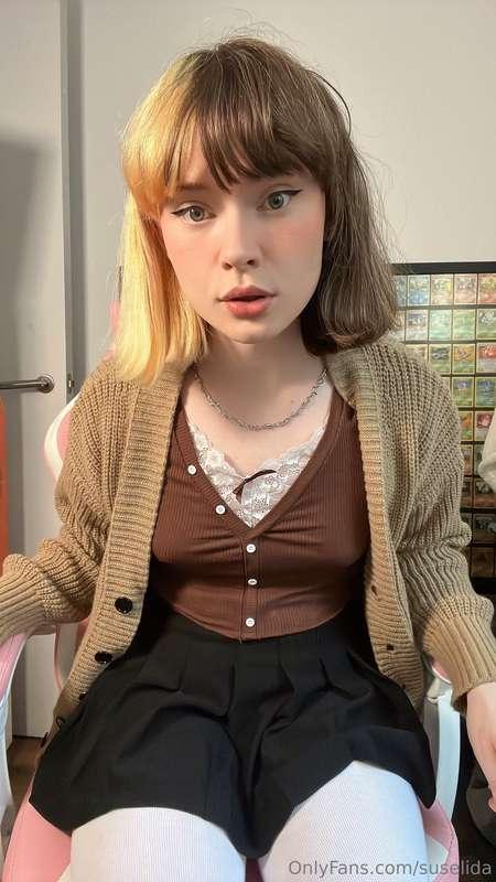 😋Do you think this outfit will help me get extra credit? 