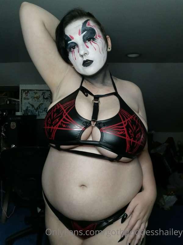 gothgoddesshailey image #9