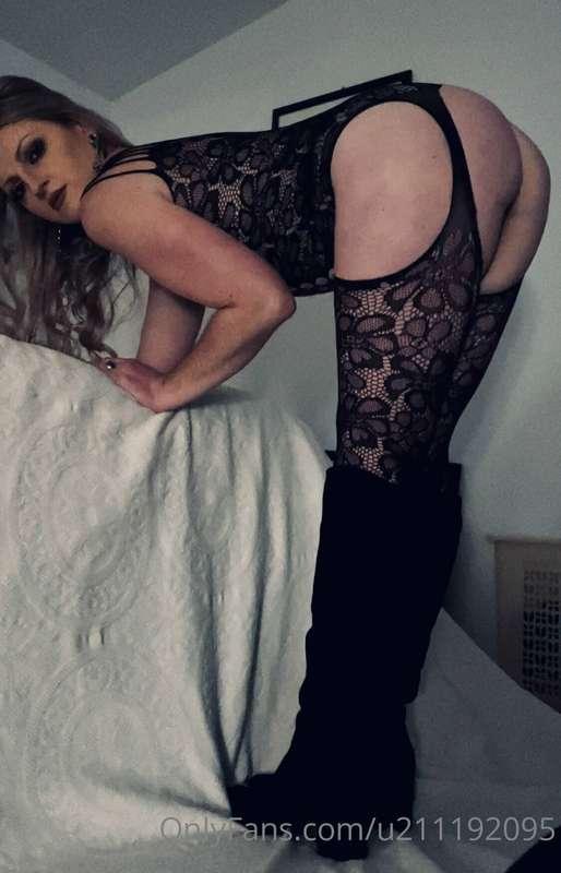 DM me for private messages! XoxoTrixie