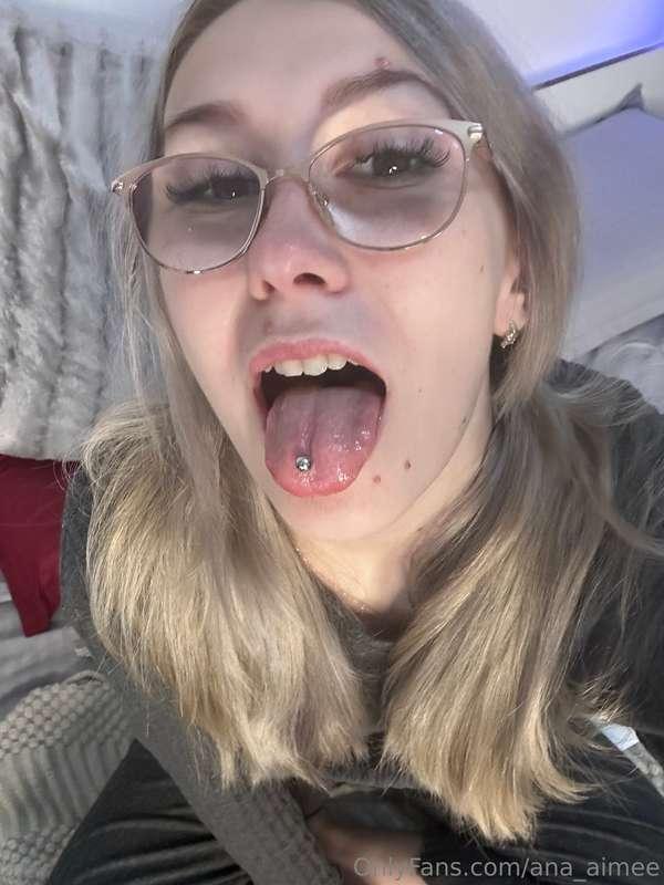 Is there anyone interested in a private call?🤭 just hit a me..