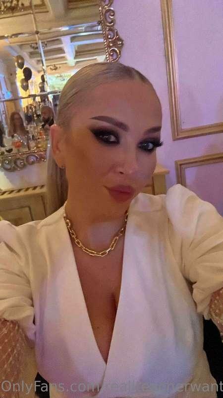 Who is from NEW YORK ? PM ME