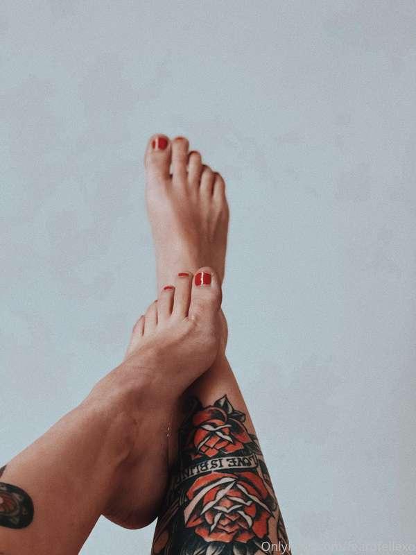 My cute little feet are so beat up from MMA & ballet 🙈 Who c..