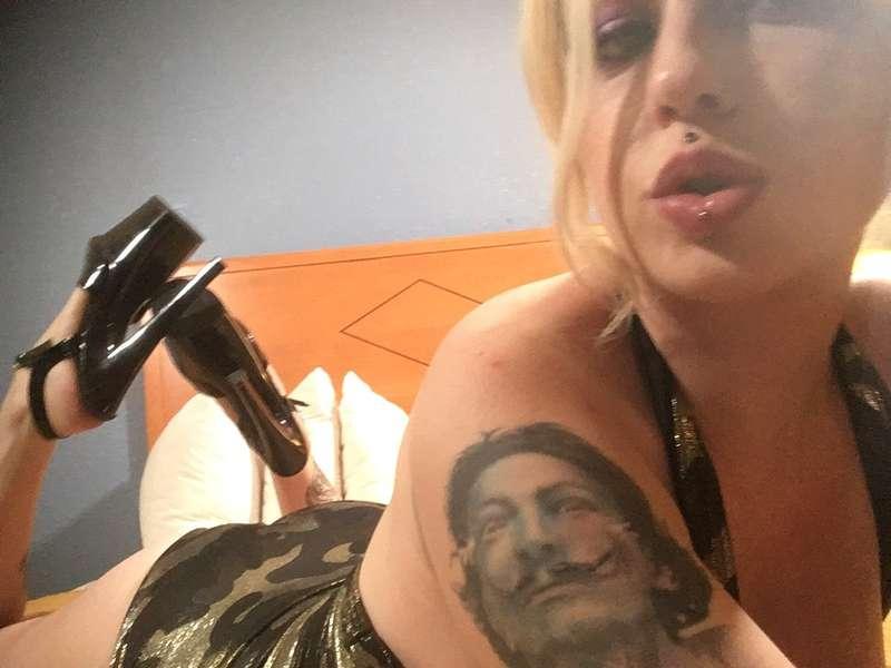 ladylazarusfree image #1