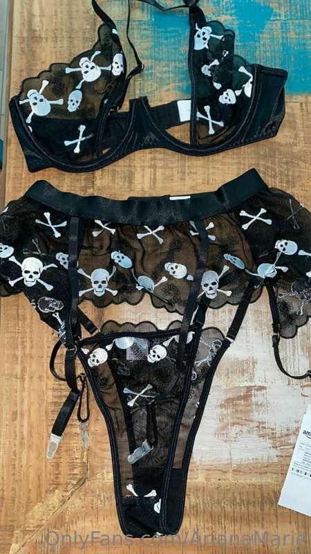 I think these would be cute in a custom… what do you think?