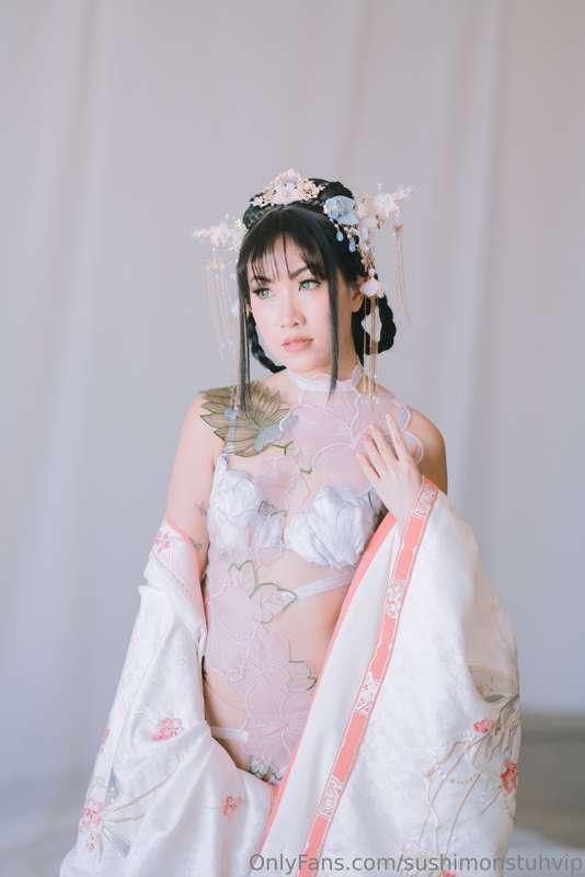 If you were an emperor, would you take me as your royal conc..