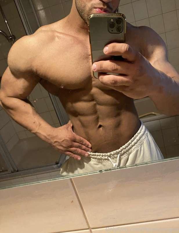 👅👅👅