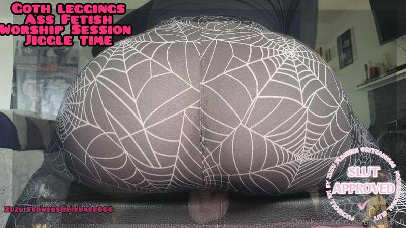 Double exposure 📸🍑🕸 Out on my sites! Always all access that ..