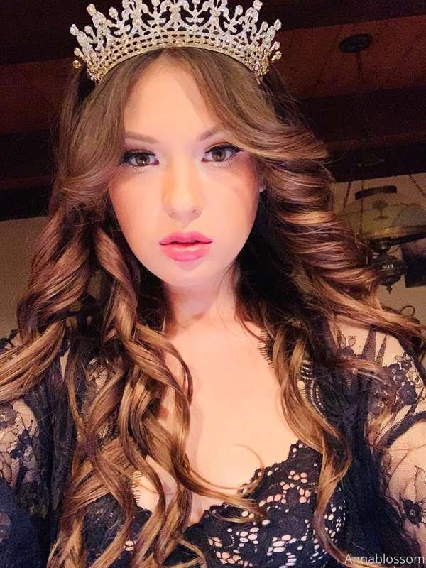 I got a HUGE facial last night! BJ video will be up later  :..