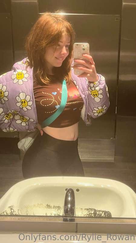 dirty bathroom but I looked cute lol 😄