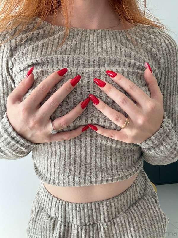 Good morning 😃 do you like my manicure?💅 