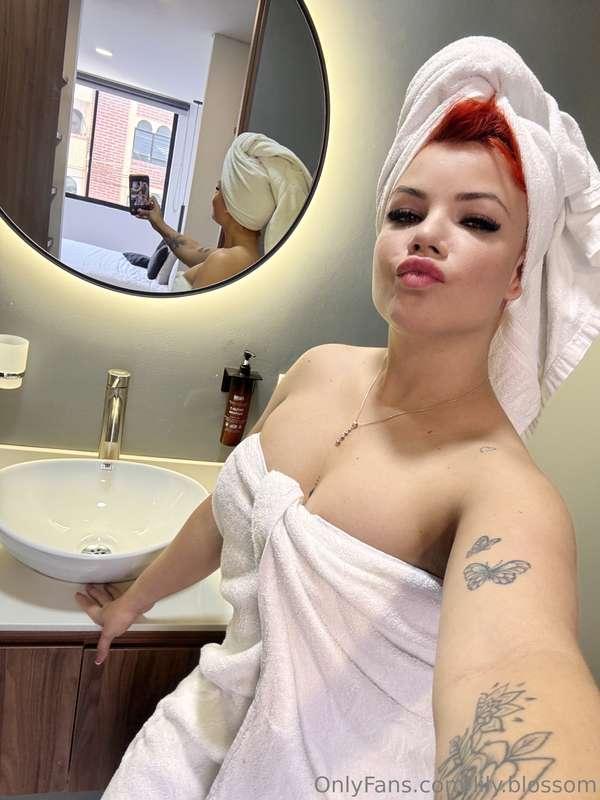 Fresh out the shower 😏💦Just me, my towel, and a lil’ bit of ..
