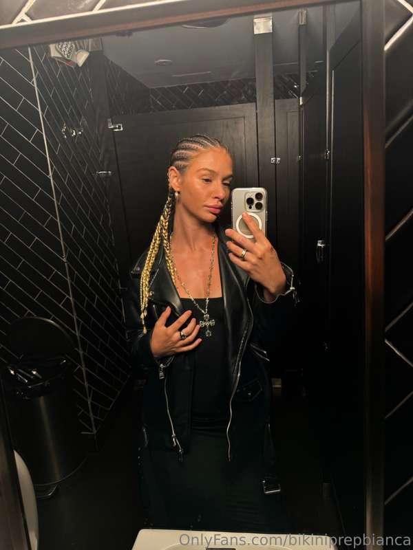 Braids also look good on me😏