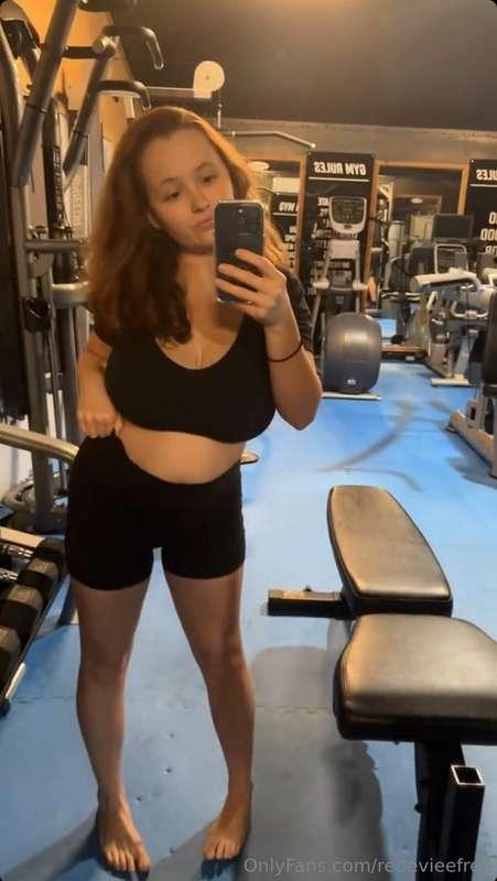 Year-End work out. Let’s burn those fats down❤️