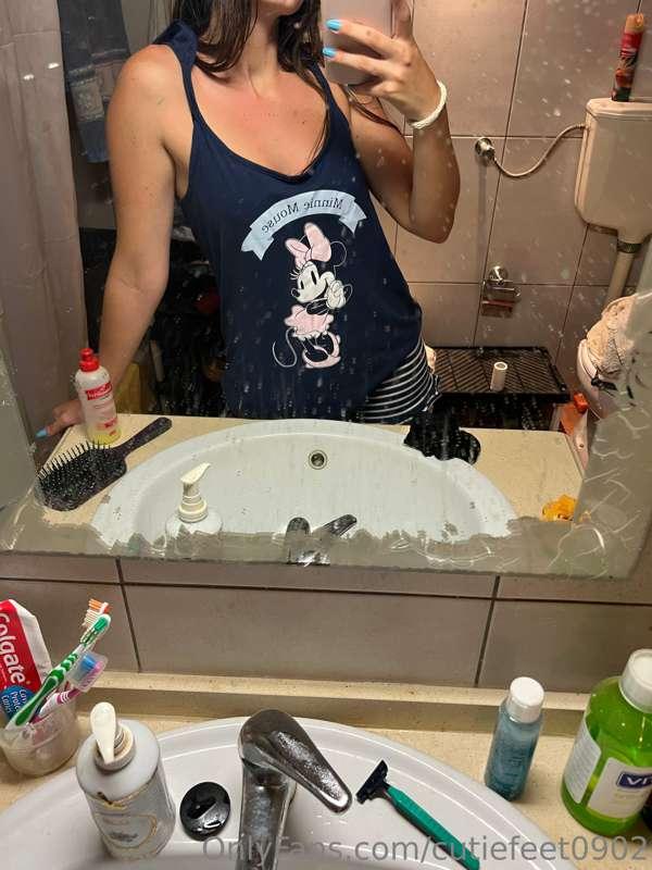 Do you want to see what’s under? 😈