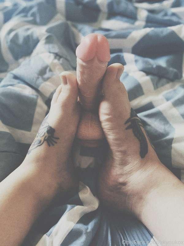 Don’t you wish this was your cock? 🥵