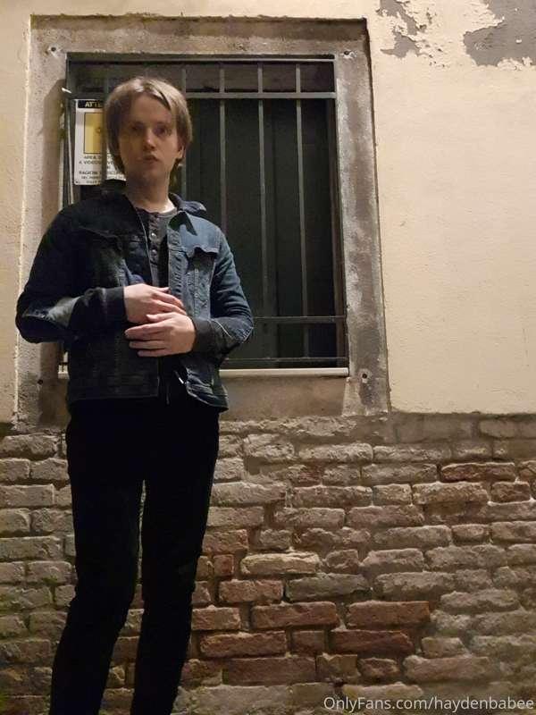 Another Venice selfie, also: accidental photographic evidenc..