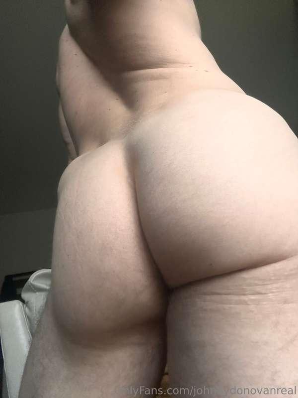 This ass is waiting for some real discipline... 🍑👀