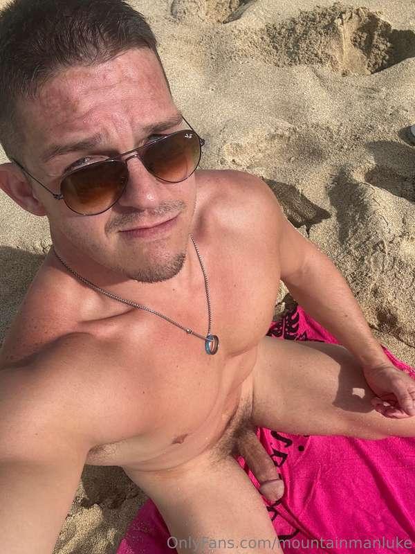 I’m ready for summer and more nude beaches ☀️
