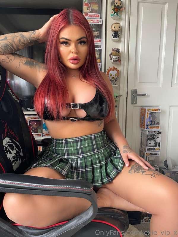 Wanna chill in my gaming room? 😈