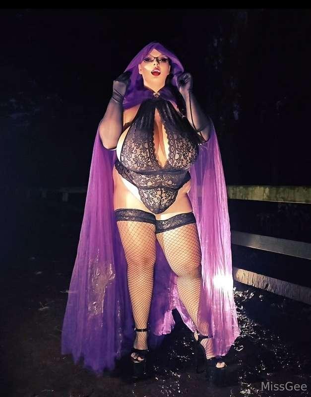 Happy Halloween you kinky fuckers🎃😈