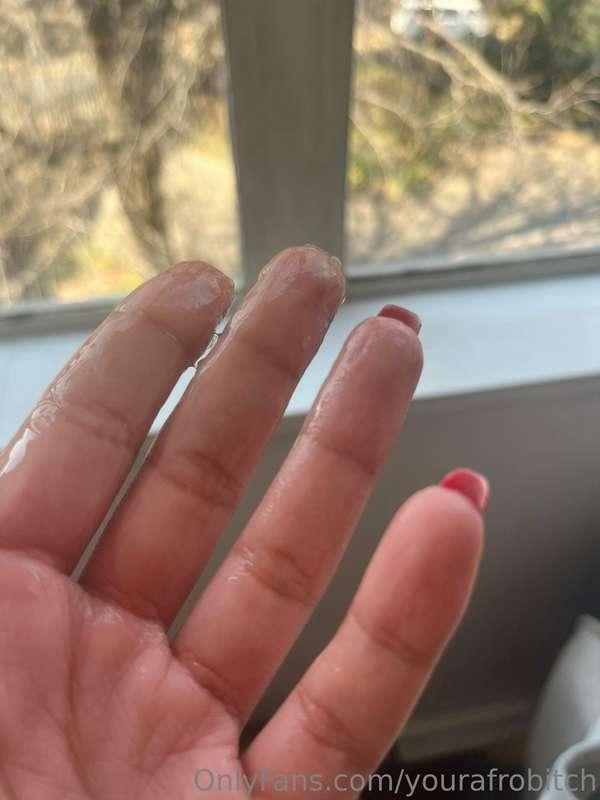 Check your DMs - happy masturbation Monday 🤭💦