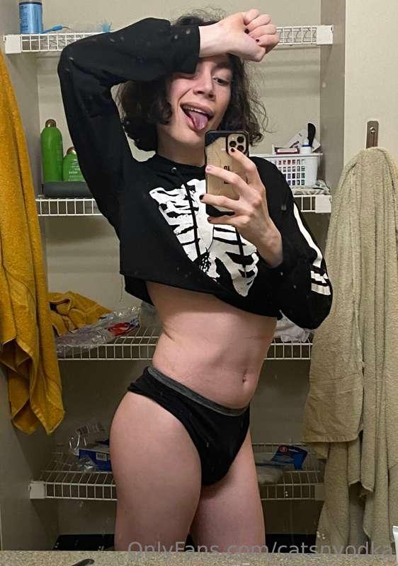Love how cute this top looks ☠️